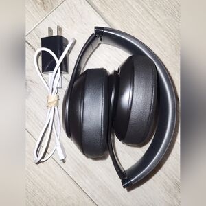 🎧 Beats by Dre Matt Black Studio3 Wireless Over-ear Headphones